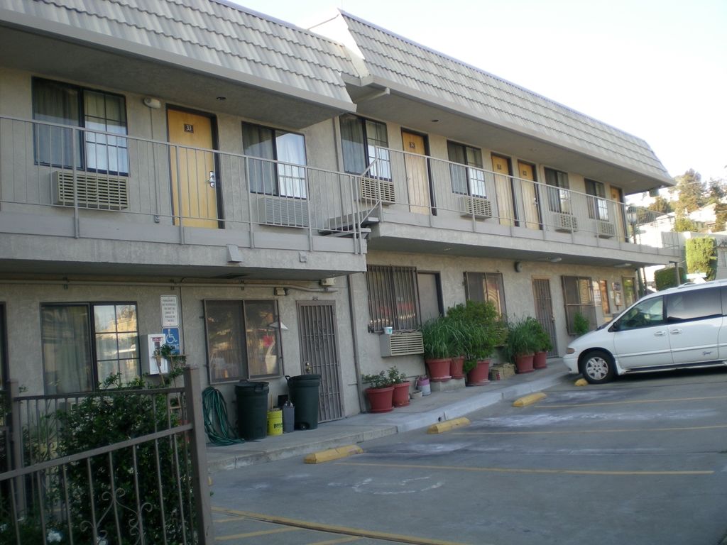 Crown Lodge Motel Oakland Exterior photo
