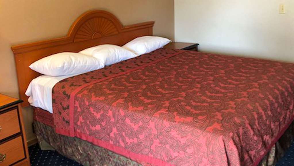 Crown Lodge Motel Oakland Room photo